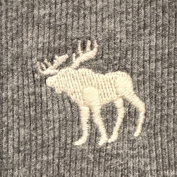 Abercrombie & Fitch Heather Gray Long Sleeve Henley - Picture 4 of 5